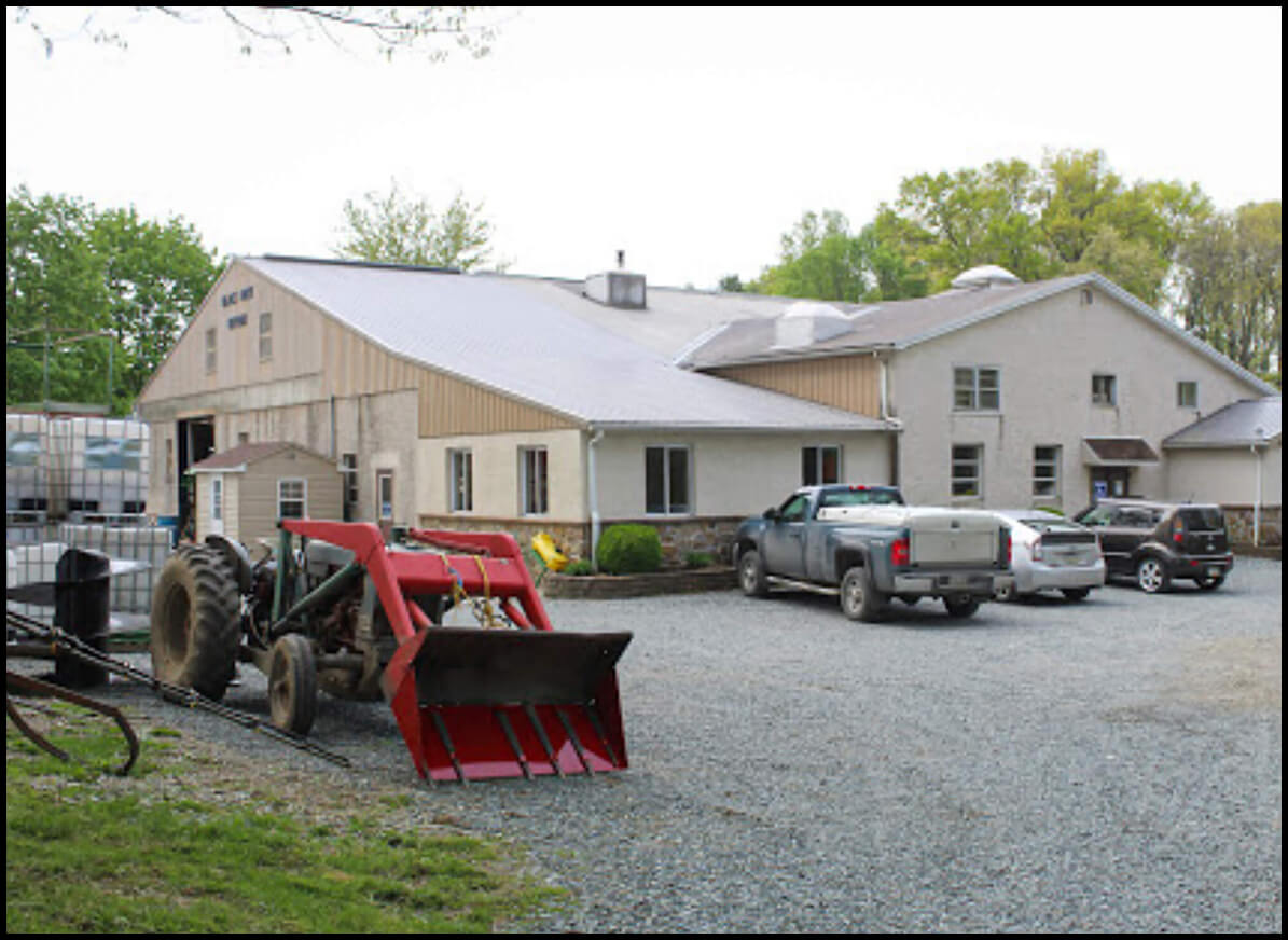 Black Rock Repair's Building Exterior