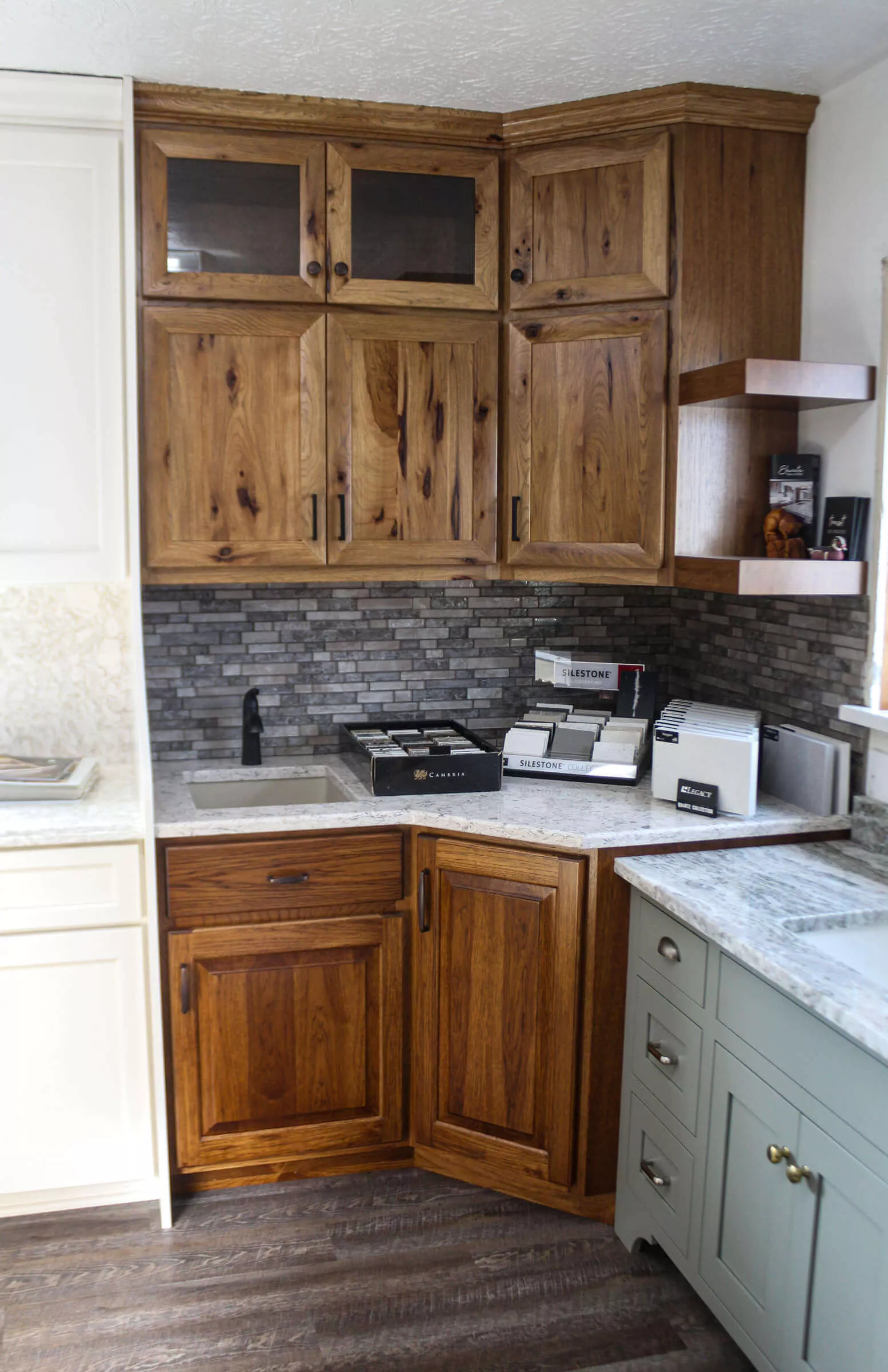 Troyer's Shop Just Plain Business